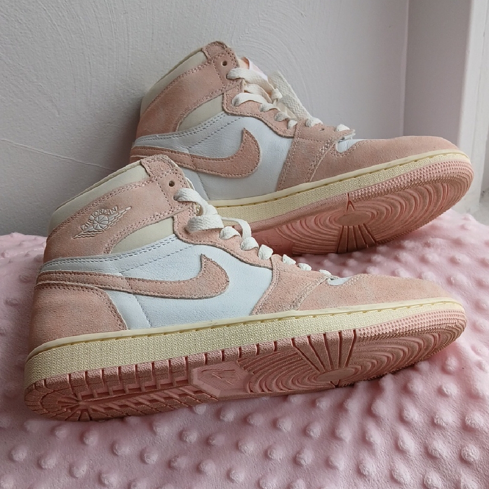 Women's Pink and White High-Top Sneakers used ,pretty good condition